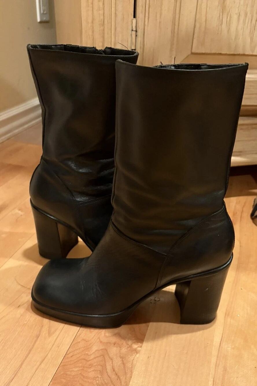 Vintage Y2K Steve Madden Fantasy Black Retro Style Leather boots Size 10